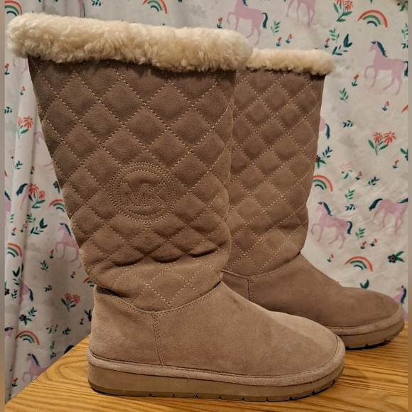 Michael Kors Cream Suede Shearling Boho Neutral Casual Winter Boot Shoe SZ 6M - Picture 1 of 10